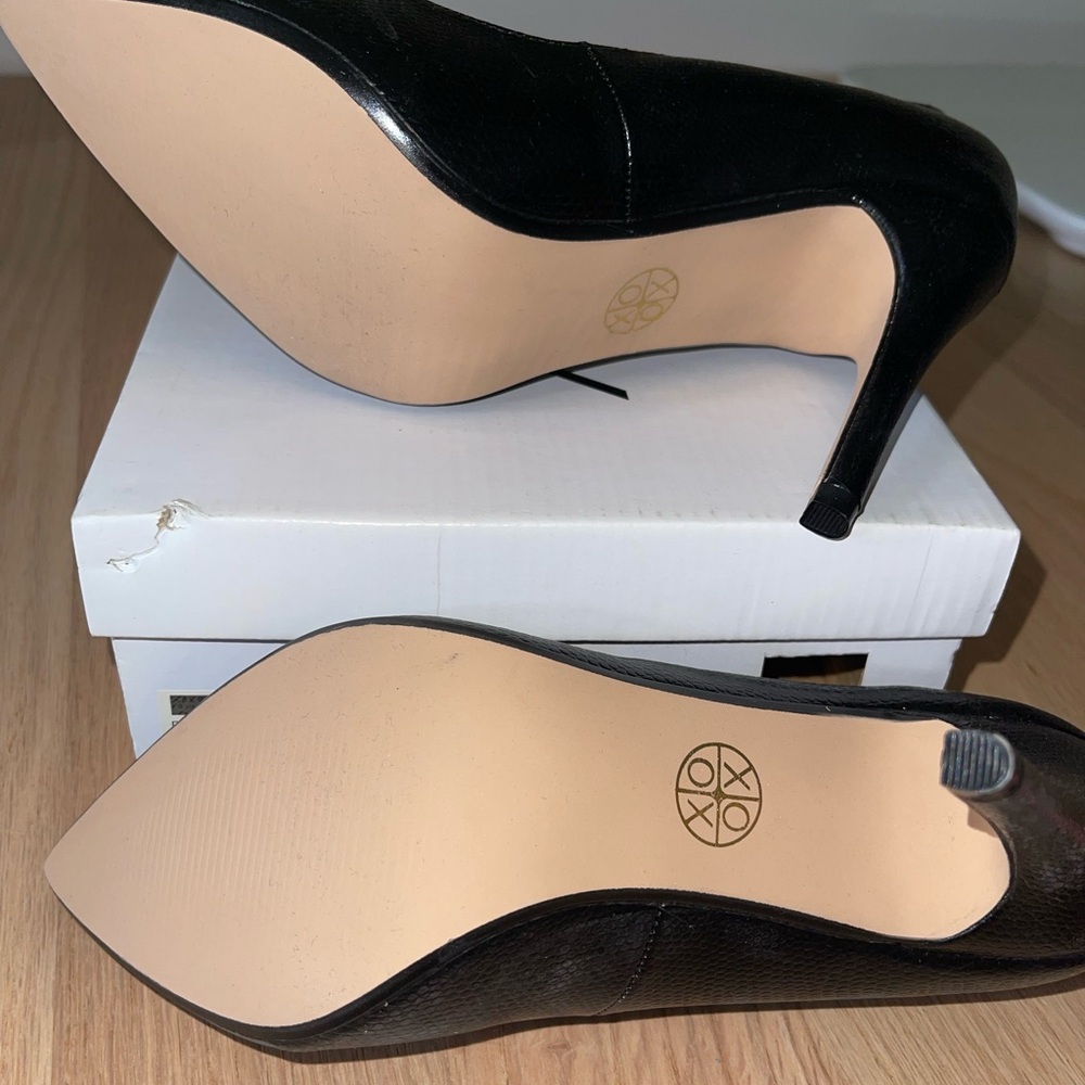 XOXO Soft Filomena Black Snake Pumps- LIKE NEW, NEVER WORN!
